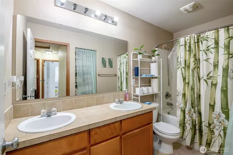 Bath - 19203 76th Ave E, Spanaway, WA 98387 photo 3 of 3