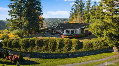 340 Dow Ridge Dr N, Eatonville, WA 98328