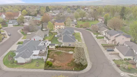 35 Parkwood Cir, Walla Walla, WA 99362