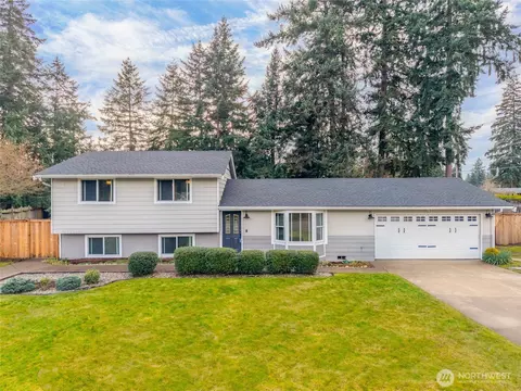 8831 Daffodil Ln SE, Olympia, WA 98513