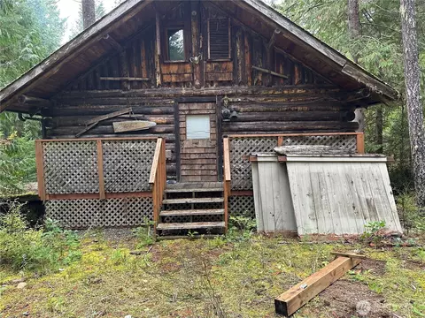 20 N Deer Ct, Hoodsport, WA 98548