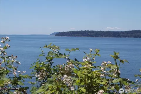 2828 Mission Beach Hts, Tulalip, WA 98271