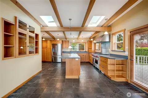 Kitchen - 5010 33rd Ave W, Everett, WA 98203 photo 4 of 4