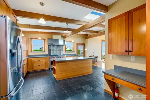 Kitchen - 5010 33rd Ave W, Everett, WA 98203 photo 1 of 4