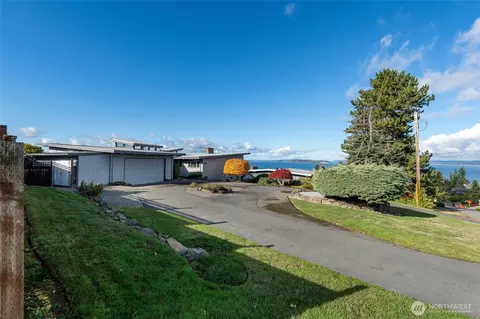 Exterior - 5010 33rd Ave W, Everett, WA 98203 photo 5 of 6