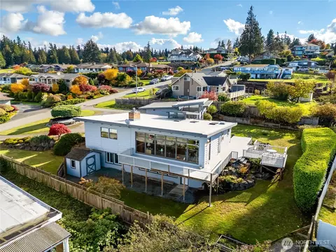 View/Area - 5010 33rd Ave W, Everett, WA 98203 photo 2 of 5