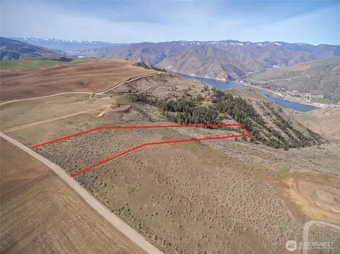 13 Road S NW, Waterville, WA 98858