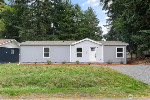 7895 San Juan Ave, Clinton, WA 98236