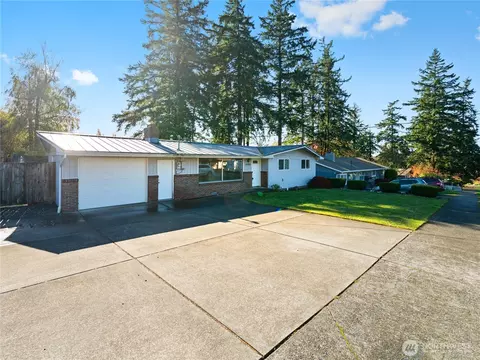 1641 NE 11th St, Oak Harbor, WA 98277