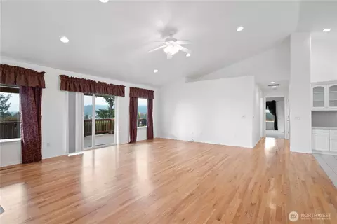 2820 36th Ave, Longview, WA 98632 photo 4