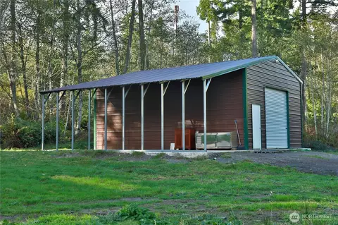 963 Little Valley Ln, Freeland, WA 98249