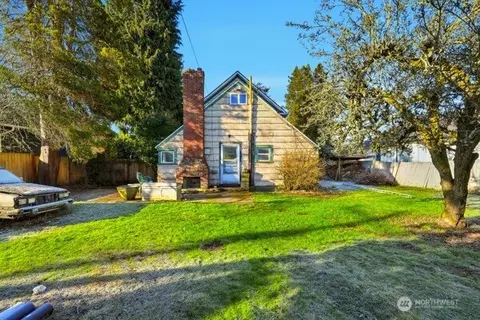 Exterior - 2009 Lombard Ave, Everett, WA 98201 photo 2 of 7