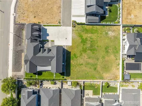 325 Pugsley Pl NW, East Wenatchee, WA 98802