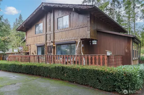 19523 17th St SW, Lakebay, WA 98349