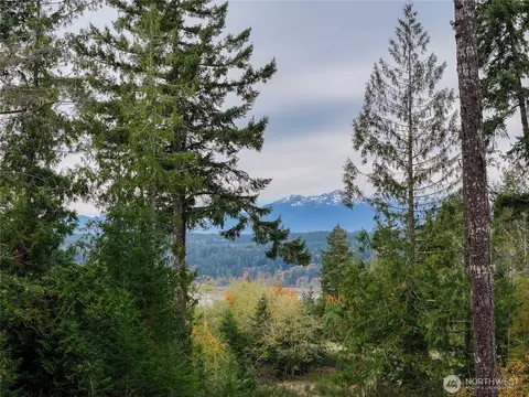 541 NE Squire Ln, Belfair, WA 98528