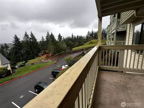 1735 W Sunn Fjord Ln #I-104, Bremerton, WA 98312