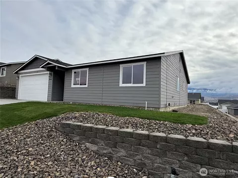 2340 2nd St SE, East Wenatchee, WA 98802