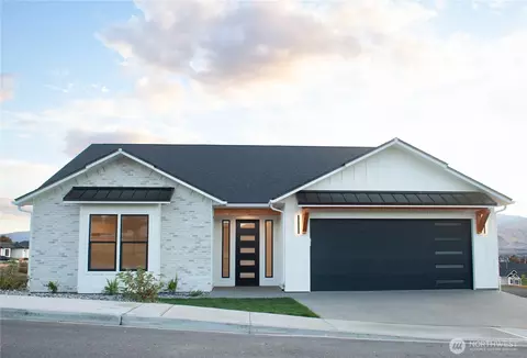 146 33rd St, East Wenatchee, WA 98802
