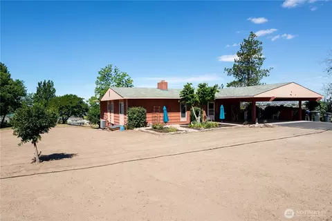 1804 S Division St, Moses Lake, WA 98837