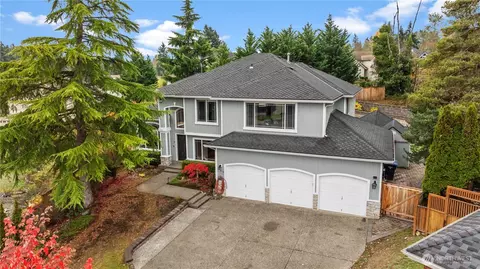 709 SW 353rd Pl, Federal Way, WA 98023