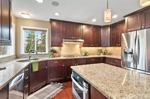 Kitchen - 6794 Goodwin Rd, Everson, WA 98247 photo 6 of 6