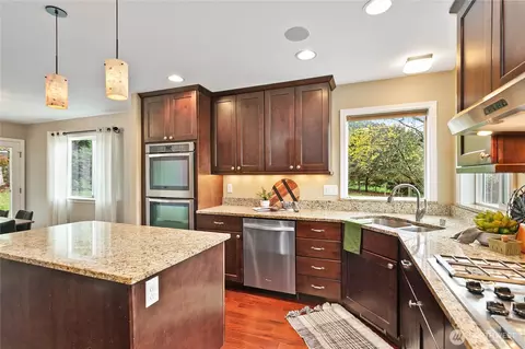 Kitchen - 6794 Goodwin Rd, Everson, WA 98247 photo 4 of 6