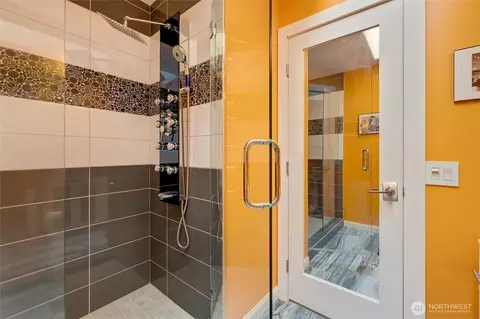 Bath - 4627 118th St SE, Everett, WA 98208 photo 4 of 4