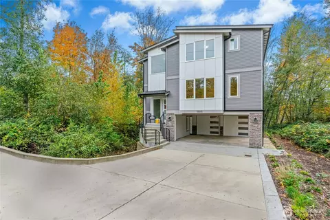 15001 NE 8th St, Bellevue, WA 98007