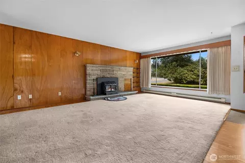 Living - 22221 45th Ave SE, Bothell, WA 98021 photo 2 of 4