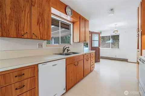 Kitchen - 22221 45th Ave SE, Bothell, WA 98021 photo 1 of 3