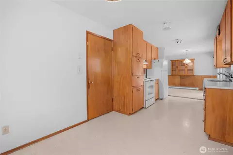 Kitchen - 22221 45th Ave SE, Bothell, WA 98021 photo 3 of 3