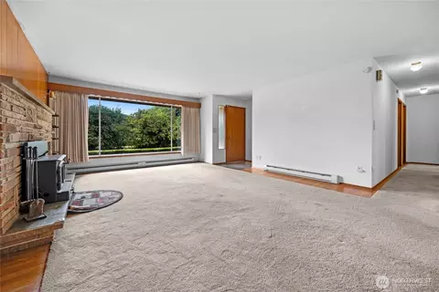 Living - 22221 45th Ave SE, Bothell, WA 98021 photo 1 of 4