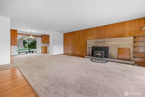 Living - 22221 45th Ave SE, Bothell, WA 98021 photo 4 of 4