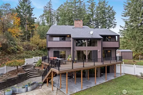 1048 12th Ave, Fox Island, WA 98333
