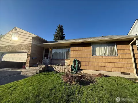 2919 N 20th St, Tacoma, WA 98406