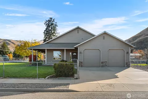 537 Chrisand Ln, Wenatchee, WA 98801
