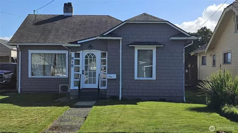 815 2nd St, Hoquiam, WA 98550