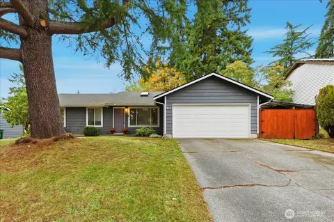 611 216th St SW, Bothell, WA 98021