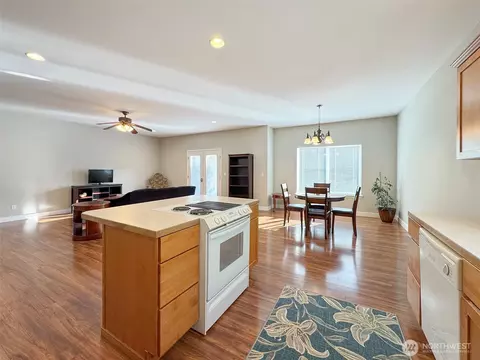 Kitchen - 140 Independence Dr, Sequim, WA 98382 photo 4 of 6