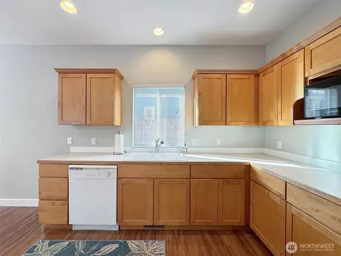 Kitchen - 140 Independence Dr, Sequim, WA 98382 photo 3 of 6
