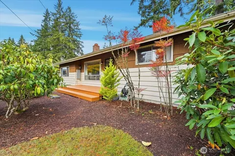 17705 58th Pl W, Lynnwood, WA 98037