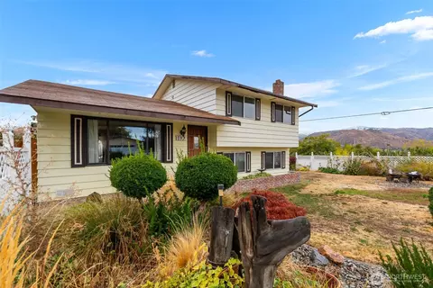 1102 Carolyn St SE, East Wenatchee, WA 98802