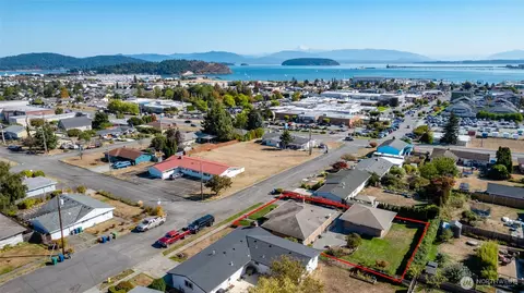 1307 26th St, Anacortes, WA 98221