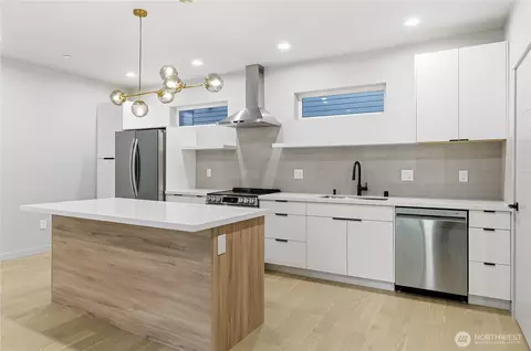 11831 59th Ave S #B, Seattle, WA 98178