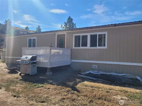 20 Round Up Rd, Oroville, WA 98844