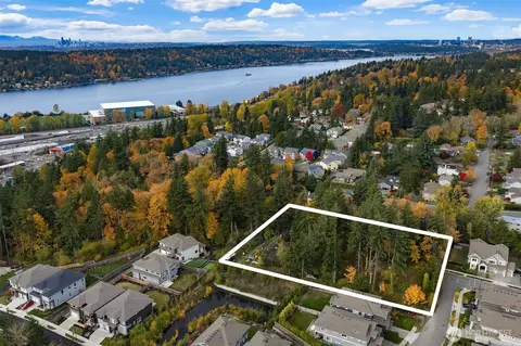 11428 SE 82nd St, Newcastle, WA 98056