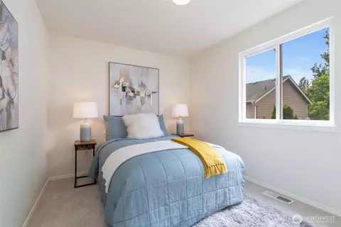 Bedroom - 18022 29th Ave SE, Bothell, WA 98012 photo 4 of 6