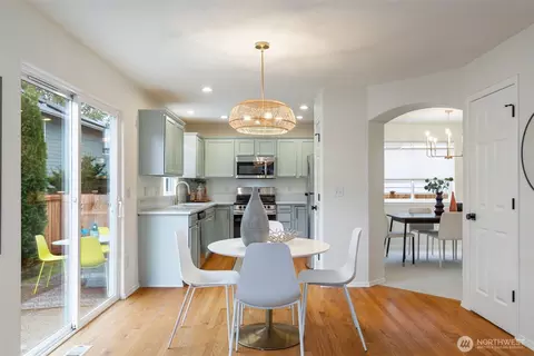 Dining - 18022 29th Ave SE, Bothell, WA 98012 photo 4 of 4