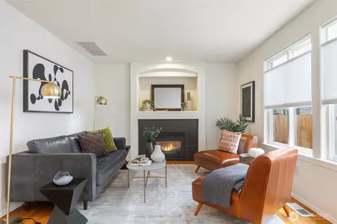 Living - 18022 29th Ave SE, Bothell, WA 98012 photo 5 of 5