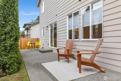 Exterior - 18022 29th Ave SE, Bothell, WA 98012 photo 3 of 6